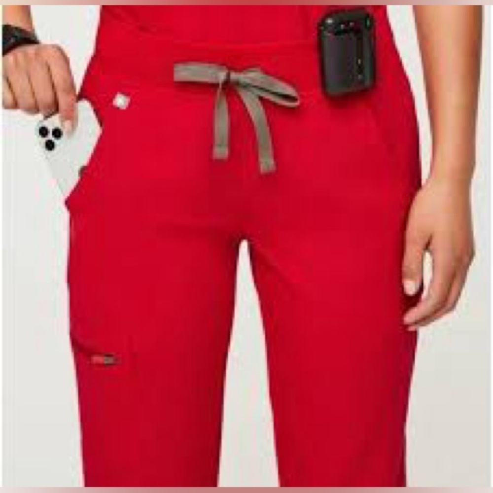 Figs Pop Red Scrub Set - S/P Zamora Jogger Scrub Pants & XS Catarina Top.